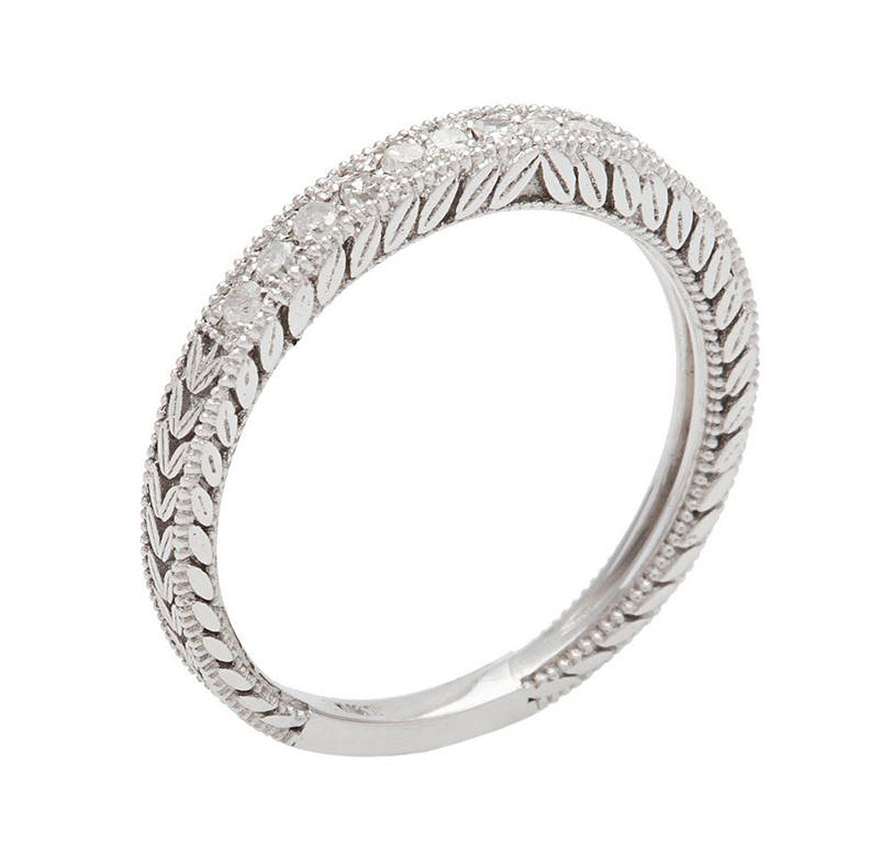 10k White Gold Vintage-Style Engraved Diamond Wedding Band (1/5 cttw, H-I, I1-I2)